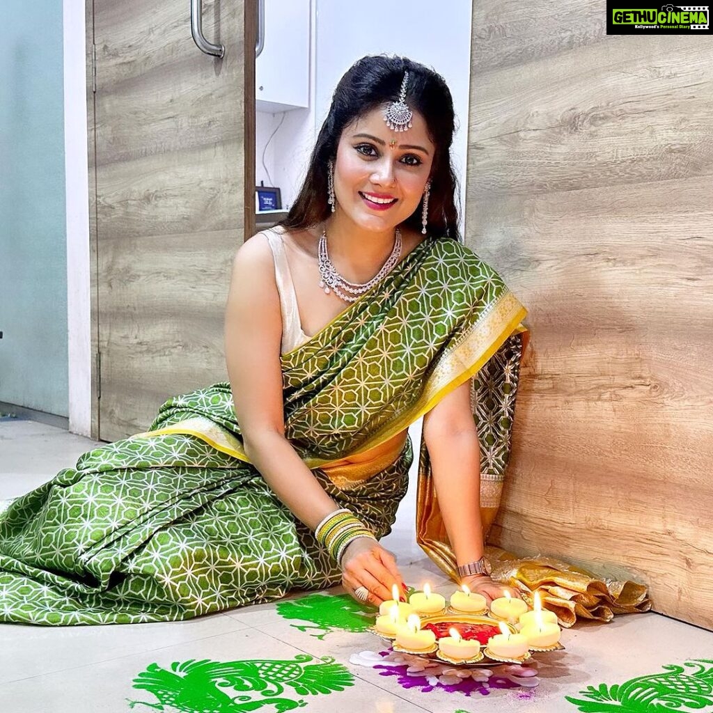 Archana Gupta Instagram - On this Diwali, I pray to Maa Lakshmi and Lord Ganesha to bless you all with wealth, health, and happiness. HAPPY DIWALI 🎉🎊🎁🪅🪔💖. . . . . . . . . . #diwali #happydiwali #festival #celebration #festivaloflights #happiness #love Mumbai, Maharashtra
