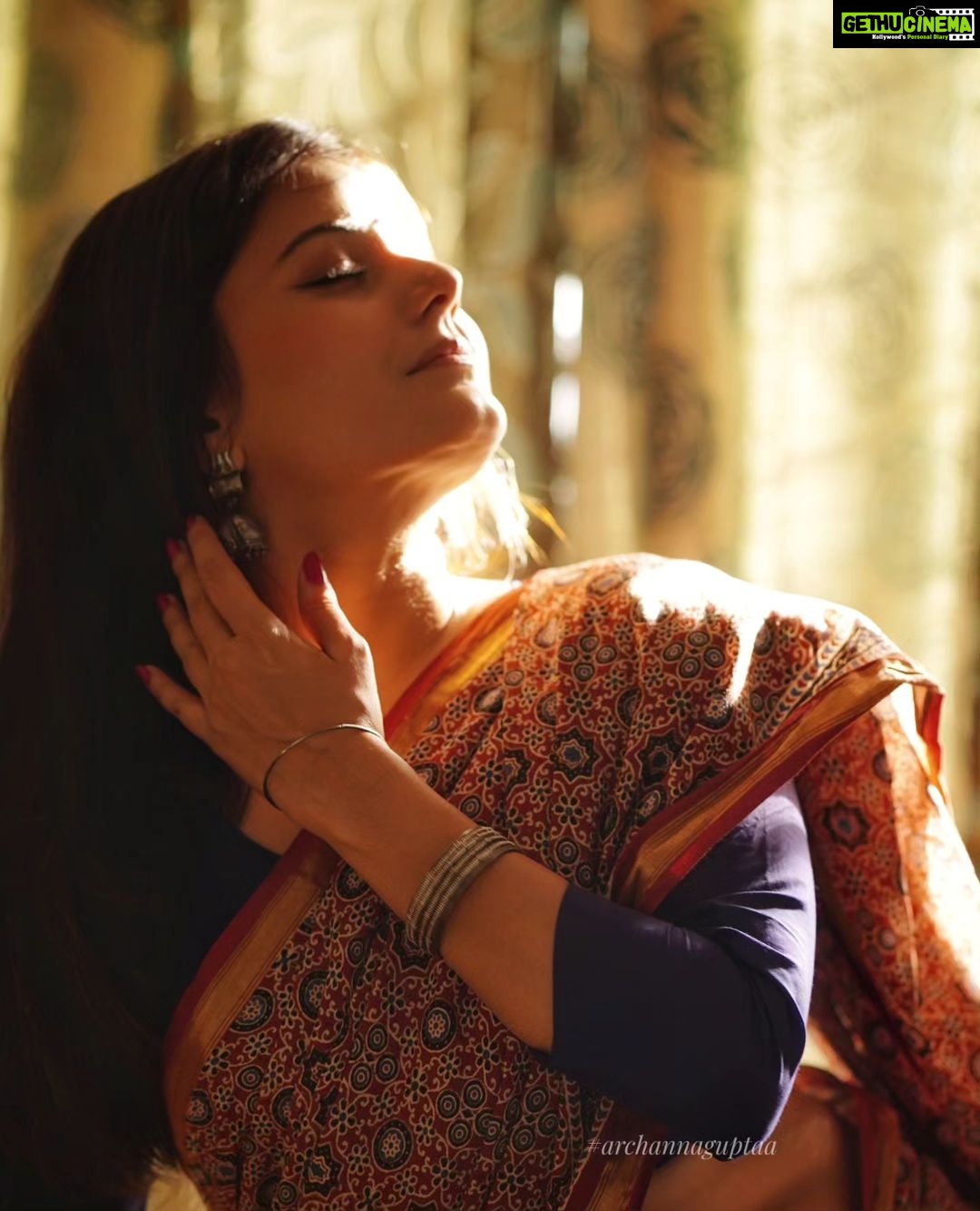 Archana Gupta Instagram - Mujhe Chand Chahiye..... . Photo courtesy @cksince86 . . . . . #photoshoot #photoeveryday #sareelove #archannaguptaa #actress #indianwear #naturallight #portraits #photogram #love #moonmission #instaphoto Mumbai, Maharashtra