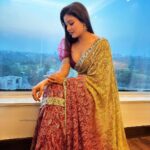 Archana Gupta Instagram - Aap hi kuch keh dijiye . . . . . . . . . . . . #sareeaddict #sareelove #sareeswag #archannaguptaa #photoshoot #love #sareefashion #mystyle #trending #ethenicwear #festivewear #pataka #beauty #sixyardsofelegance #instaphoto #instadaily