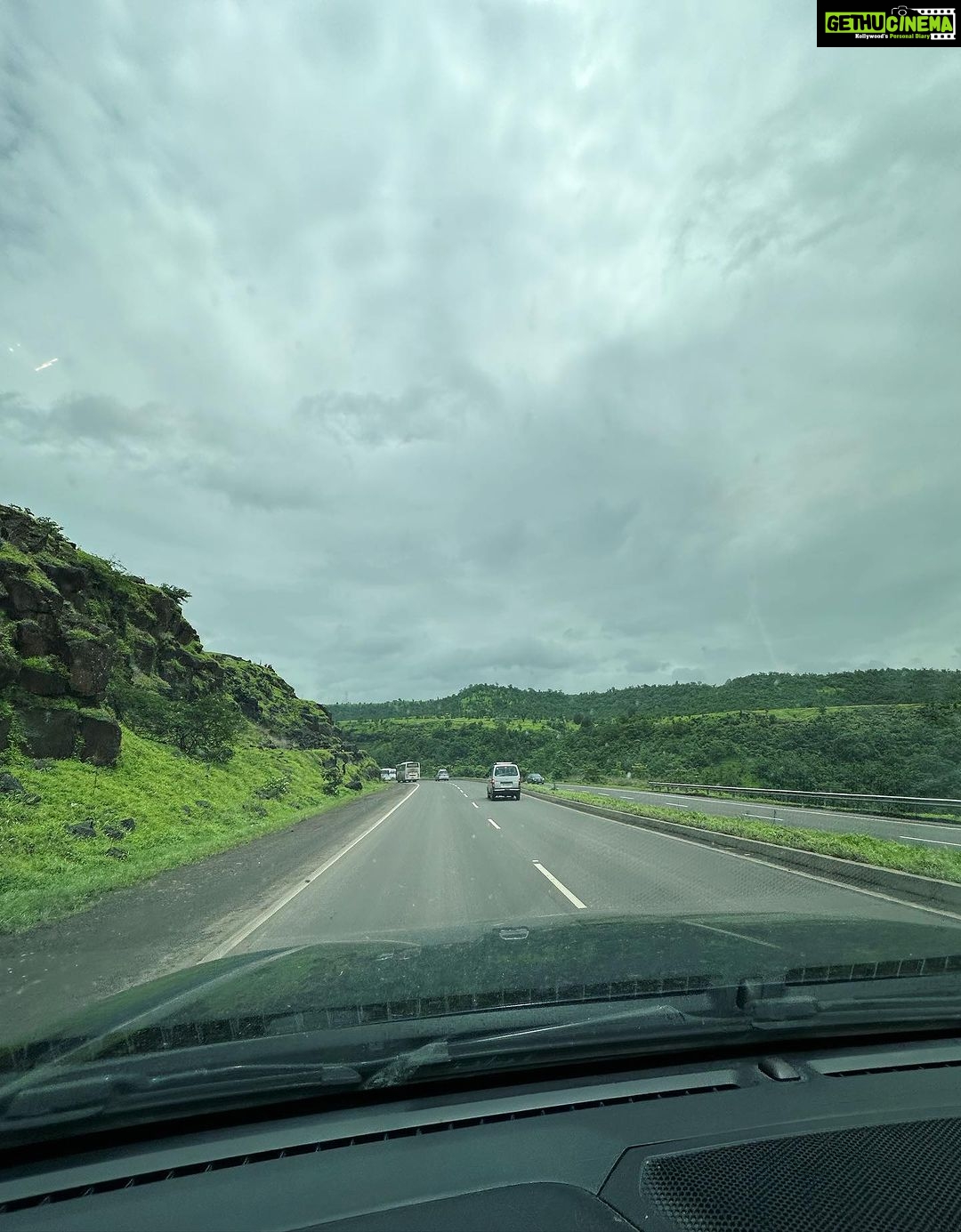 Archana Gupta Instagram - Weekend getaway with my lovelies ❤️ . . . . . . #familygoals #weekendgetaway #longdrive #traveladdict #love #blessedlife #grateful #sundayfunday #exploremore #happiness Mumbai Nasik Express Highway