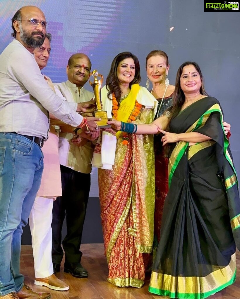 Archana Gupta Instagram - After receiving Brij Ratan Award last year and now second Prestigious award at my birthplace “Agra” for my journey in Film Industry is a remarkable and special achievement for me. This recognition is a reminder that hard work, passion and persistence pay off. It’s a highlight the appreciation and support of the community where I began my journey. @surajtiwari_glamourlive I really appreciate you and your team’s initiative and effort to start a Global Taj International Film Festival in Agra. @gtiffindia . Wishing you and your team many more success in your journey. Thank you everyone for your Love and Support 🙏🏻 ❤ . . . . . . . . #awardwinning #actorslife #filmfestival #indianactress #southindianactress archannaguptaa #bollywoodactress #filmindustry #hindicinema #grateful #happy #love #blessedlife #gtiff JP Auditorium, Khandari Campus, Dr B R A University, Agra