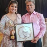 Archana Gupta Instagram - Watch it till the end to know my journey in short. A very special and emotional moment for me. HAPPY FATHER'S DAY to all the Super Heros 🙏💕 . . . . . . . . . . #happyfathersday #fatherdaughter #papa #emotions #specialday #archannaguptaa #actress #awardwinner #superhero #fatherlove #fathersdayspecial Mumbai, Maharashtra
