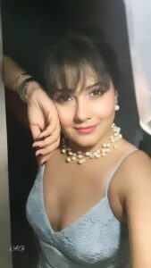 Archana Gupta Instagram - Drop your blue 💙 
.
.
.
.
.
.
.
.
.
#saturdaynight #weekendvibes #reels #trendingnow #archannaguptaa #actress #fashionable #status #explore #foryou #instareels #trendsetter #enjoylife