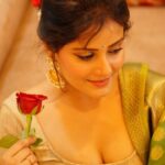 Archana Gupta Instagram – उस की याद आई है साँसो ज़रा आहिस्ता चलो 

धड़कनों से भी इबादत में ख़लल पड़ता है !
.
.
Beautiful silver earrings @hpjewelz ♥️♥️
.
.
.
.
.
.
.
.
.
#shayari #love #ishq #mohabbat #reels #feelings #oldschool #archannaguptaa #actresslife #act #jubilee #foryou #status #chandbali #indianwear #collab #contentcreator #instareels #trendingreels #exploremore Mumbai, Maharashtra