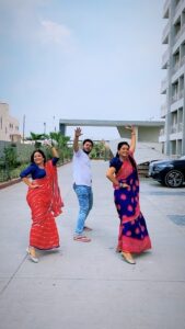 Archana Gupta Instagram - Dancing over Fighting ❤️

#siblinglove #siblings #yogvandana #archanagupta #sanak #badshah #siblinggoals #dancedeewane #momentsofmine #justsiblingthings #loveovereverything #dancereels #igvideo #igreels #reelsindia #trendingreels #reelitfeelit #reels #trendingaudio #bhaibehenkapyaar
