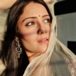 Archana Gupta Instagram - Saadgi ⚘️ . . . . . . . . . . #portrait #potd #sunkissed #photos #nofilter #archannaguptaa #actress #selfportrait #indianbeauty #love #fashionstyle #lookbook #indianfashion #expression #shayrana #poetry #fyp #exploremore #instaphoto #igers Mumbai, Maharashtra