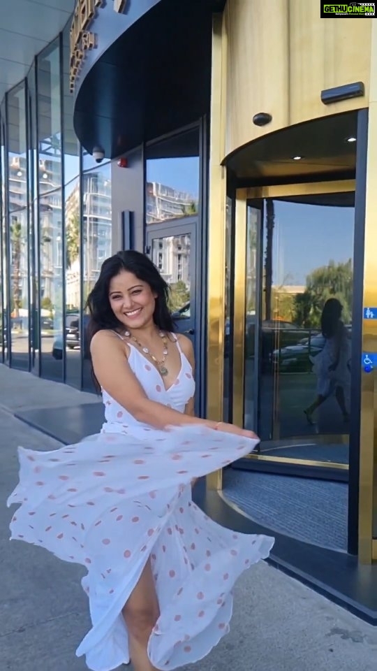 Archana Gupta Instagram - Mujhe Ghoomna aur Ghoomna bahut pasand hai 💃 . . . . . . . . . . . . #travelreels #travellover #trendingreels #reels #tbtvideo #Georgia #archannaguptaa #nofilter #nomakeup #creator #travellife #exploremore #dresslover #twirl #throwbackthursday #reelitfeelit #reelsinstagram #bhfyp #explorepage 𝓗𝓮𝓪𝓿𝓮𝓷.