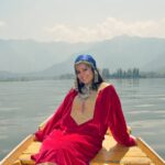 Archana Gupta Instagram - You have to guess a song on the last pic. . . . . . . . . . . #kashmirdairies #kashmiri #dallake #photoshoot #archannaguptaa #travelgram #exploremore #kashmirtourism #incredibleindia #heavenonearth #tbtphoto Kashmir A Heaven On Earth