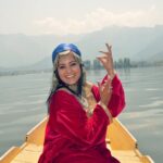 Archana Gupta Instagram - You have to guess a song on the last pic. . . . . . . . . . . #kashmirdairies #kashmiri #dallake #photoshoot #archannaguptaa #travelgram #exploremore #kashmirtourism #incredibleindia #heavenonearth #tbtphoto Kashmir A Heaven On Earth