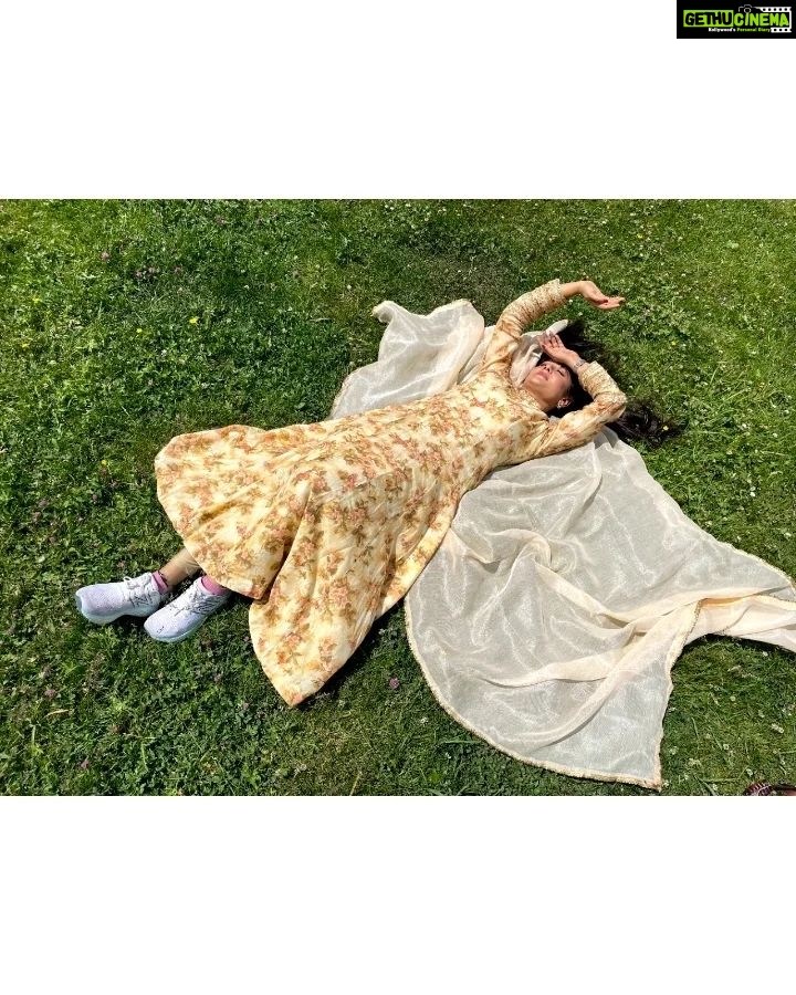 Archana Gupta Instagram - Kashmir, where every season is a reason to fall in love!!!❤️✨️ . . . . . . . #archanagupta #indianactress #bollywood #bollywoodactress #tollywood #southindianactress #fashion #lifestyle #travel #nature #travelphotography #holiday #mountains #sky #landscape #traveler #kashmir #india #kashmirvalley #jammukashmir #kashmirtourism #kashmirdairies #beauty #kashmirlife #kashmirlovers Kashmir A Heaven On Earth