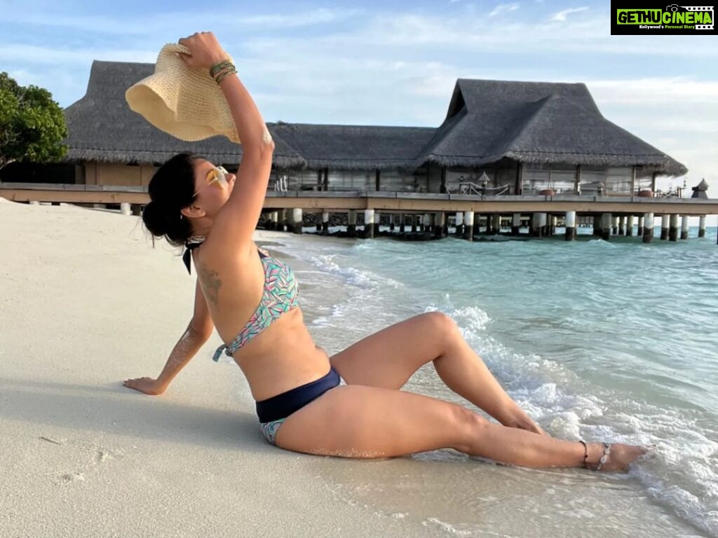 Archana Gupta Instagram - Happy Saturday Folks 💕 . . . . . . . . . . #Summervibes #beachlife #sealovers #island #maldives #travellife #archannaguptaa #actress #bikinibabes #bikinifitness #curvesarebeautiful #photoshoot #sunset #vacationmode #wanderer #love #freesoul #livelovelaugh #instadaily #happyweekend 𝓗𝓮𝓪𝓿𝓮𝓷.