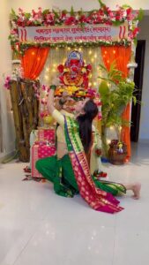 Archana Gupta Instagram - Ganpati Bappa Morya 🙏🏻🌺🙏🏻 
.
.
.
.
.
.
.
#ganpatibappamorya #trending #dance #marathimulgi #archannaguptaa #actress #maharashtra_ig #traditionalsaree #ganpatifestival #celebration #maharashtra