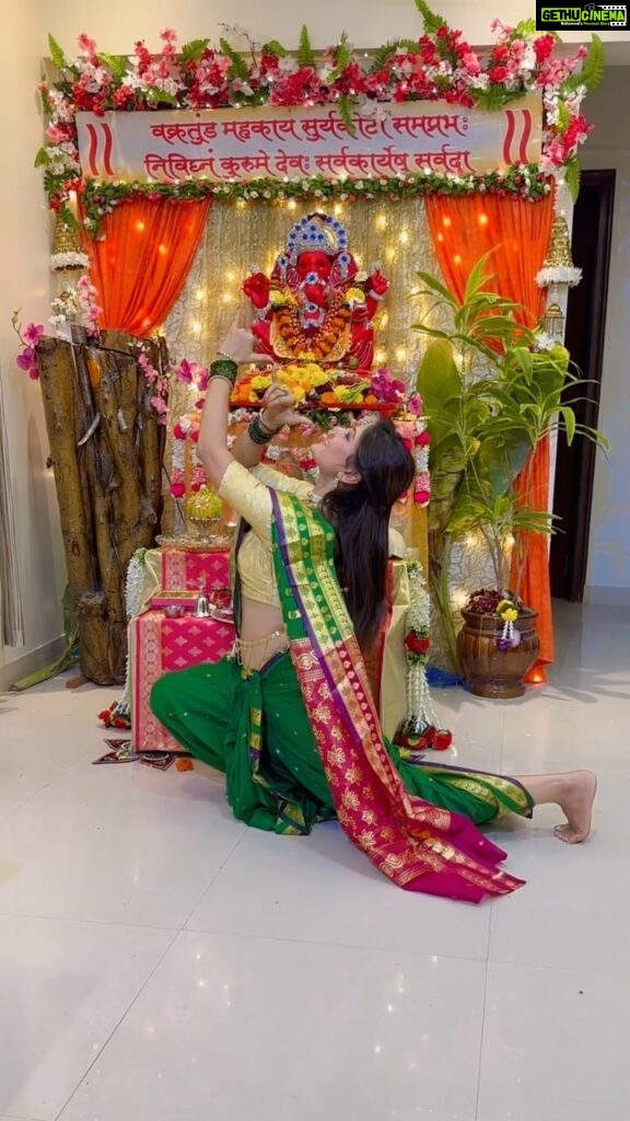 Archana Gupta Instagram - Ganpati Bappa Morya 🙏🏻🌺🙏🏻 . . . . . . . #ganpatibappamorya #trending #dance #marathimulgi #archannaguptaa #actress #maharashtra_ig #traditionalsaree #ganpatifestival #celebration #maharashtra Mumbai, Maharashtra