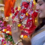 Archana Gupta Instagram - When we have Ganapati Bappa in our hearts, there is nothing to worry about in life. Happy Ganesh Chaturthi to you and your loved ones. Ganpati Bappa Morya 🌺🤗🌺 . . . . . . . . . #happyganeshchaturthi #ganpatibappamorya #lordganesha #siddhivinayak #ganpatifestival #archannaguptaa #celebration #incredibleindia #mumbaiganpati Mumbai, Maharashtra