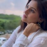 Archana Gupta Instagram – Soothing words 🫶🏻 
.
.
.
.
.
.
.
.
.
#trendingnow #reels #feelitreelit #evening #bluesky #love #archannaguptaa #actress #whitesuit #indianwear #lucknowi #foryou #reelsindia #explore Mumbai, Maharashtra