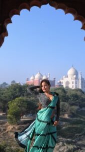 Archana Gupta Instagram - Taj Or Me? Sach sach bolo 
Glimpse from the shoot in my home town Agra. 
.
.
.
.
.
.
.
.
.
.
#throwbackthursday #shootmode #tajmahal #agra #symboloflove #archannaguptaa #actress #sareelover #desigirl #love  #indianfashion #trendingreels #trendingaudio #exploremore #feelitreelit #foryou #uttarpradesh #incredibleindia