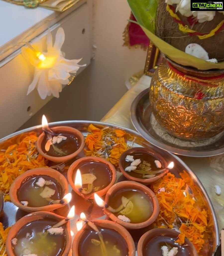 Archana Gupta Instagram - Happy Happy Happy Diwali 🪔🙏🏻✨🎉 . . . . . . . . . #happydiwali #diwali #celebration #festival #family #archannaguptaa #lehengalove #traditional #indianfashion #blessedlife #wishes Mumbai, Maharashtra