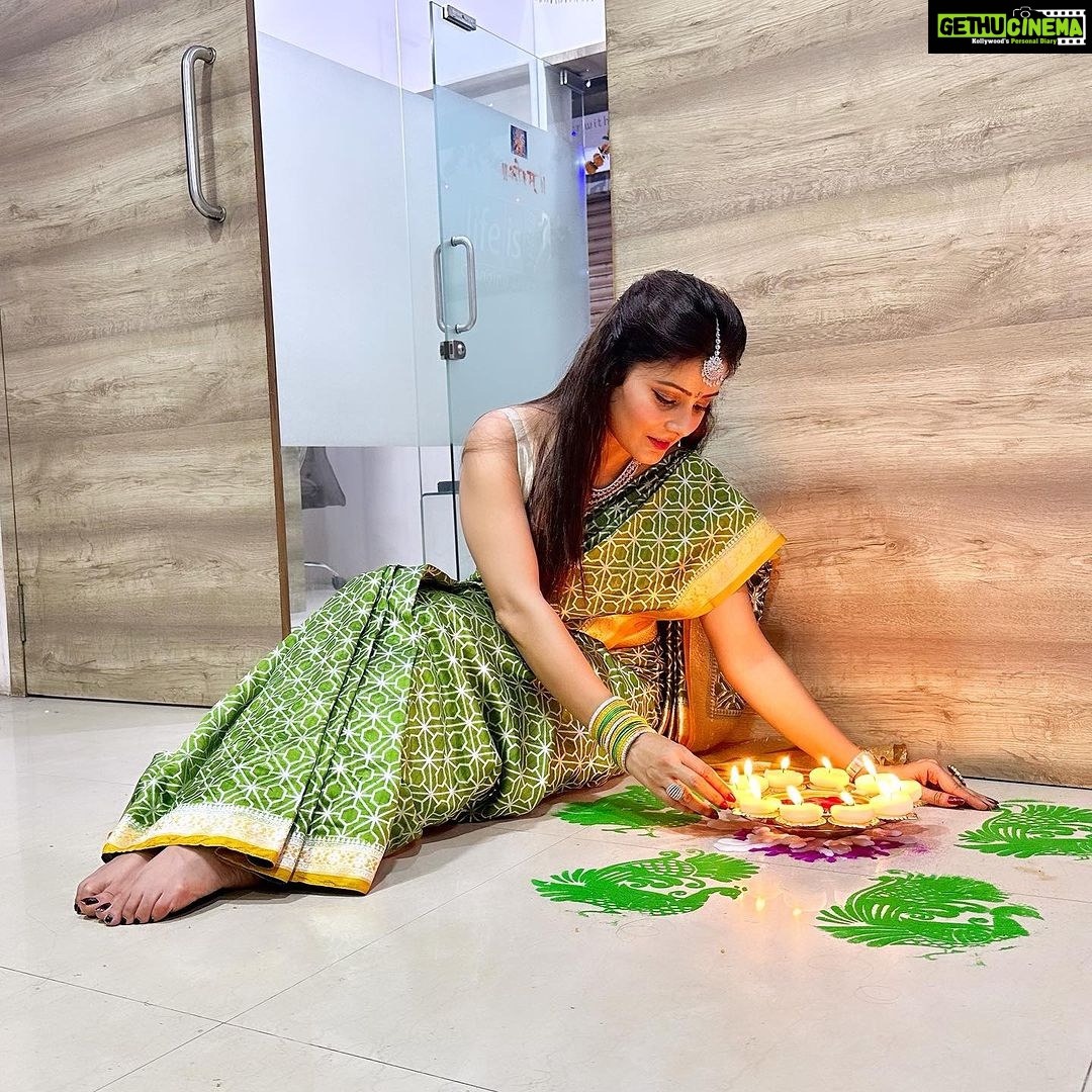 Archana Gupta Instagram - On this Diwali, I pray to Maa Lakshmi and Lord Ganesha to bless you all with wealth, health, and happiness. HAPPY DIWALI ππππͺ
πͺπ. . . . . . . . . . #diwali #happydiwali #festival #celebration #festivaloflights #happiness #love Mumbai, Maharashtra