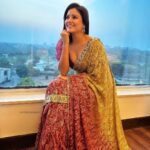 Archana Gupta Instagram - Aap hi kuch keh dijiye . . . . . . . . . . . . #sareeaddict #sareelove #sareeswag #archannaguptaa #photoshoot #love #sareefashion #mystyle #trending #ethenicwear #festivewear #pataka #beauty #sixyardsofelegance #instaphoto #instadaily