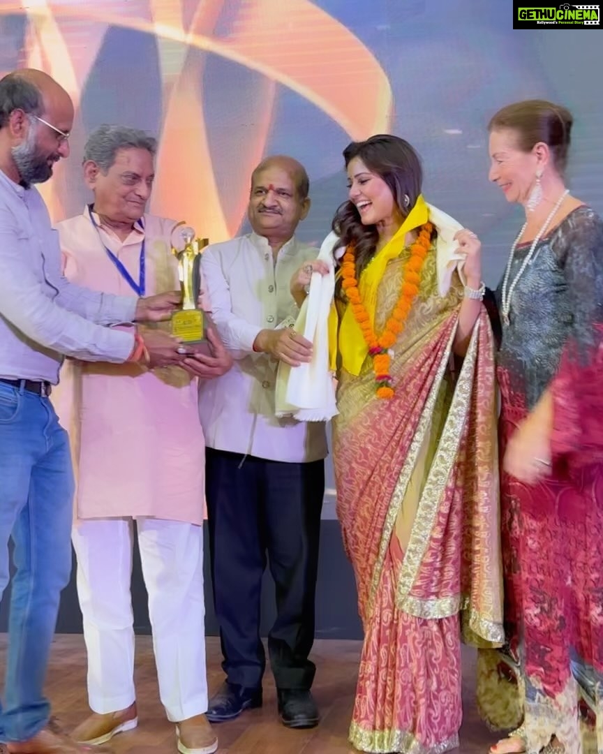 Archana Gupta Instagram - After receiving Brij Ratan Award last year and now second Prestigious award at my birthplace “Agra” for my journey in Film Industry is a remarkable and special achievement for me. This recognition is a reminder that hard work, passion and persistence pay off. It’s a highlight the appreciation and support of the community where I began my journey. @surajtiwari_glamourlive I really appreciate you and your team’s initiative and effort to start a Global Taj International Film Festival in Agra. @gtiffindia . Wishing you and your team many more success in your journey. Thank you everyone for your Love and Support 🙏🏻 ❤️ . . . . . . . . #awardwinning #actorslife #filmfestival #indianactress #southindianactress archannaguptaa #bollywoodactress #filmindustry #hindicinema #grateful #happy #love #blessedlife #gtiff JP Auditorium, Khandari Campus, Dr B R A University, Agra
