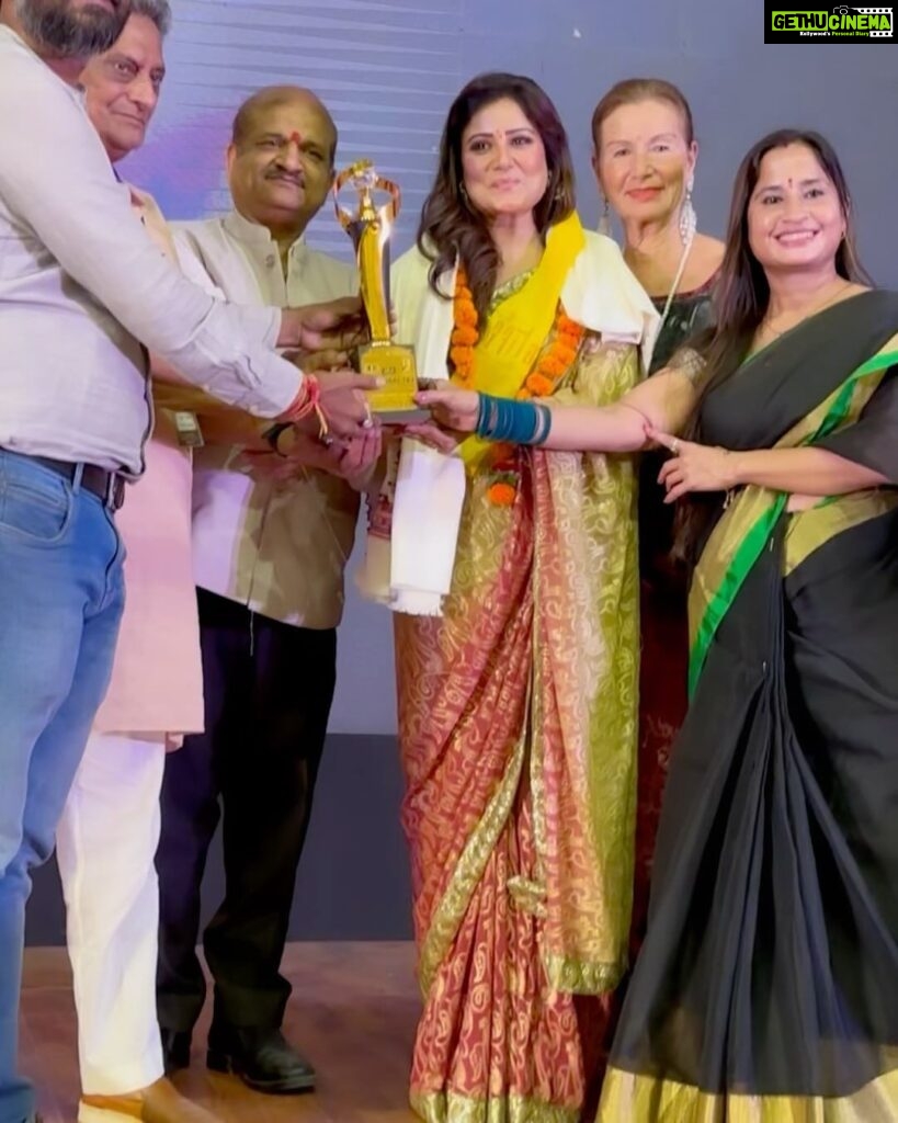 Archana Gupta Instagram - After receiving Brij Ratan Award last year and now second Prestigious award at my birthplace “Agra” for my journey in Film Industry is a remarkable and special achievement for me. This recognition is a reminder that hard work, passion and persistence pay off. It’s a highlight the appreciation and support of the community where I began my journey. @surajtiwari_glamourlive I really appreciate you and your team’s initiative and effort to start a Global Taj International Film Festival in Agra. @gtiffindia . Wishing you and your team many more success in your journey. Thank you everyone for your Love and Support 🙏🏻 ❤️ . . . . . . . . #awardwinning #actorslife #filmfestival #indianactress #southindianactress archannaguptaa #bollywoodactress #filmindustry #hindicinema #grateful #happy #love #blessedlife #gtiff JP Auditorium, Khandari Campus, Dr B R A University, Agra