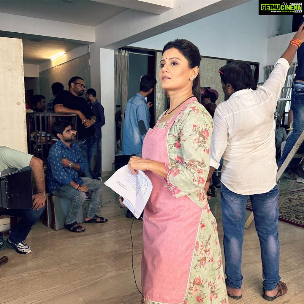 Archana Gupta Instagram - Love being on sets 💖 . . . . . . #actresslife #tvcommercial #shootmode #onset #acting #performance #character #archannaguptaa #model #actor #lightcameraaction #instadaily Mumbai, Maharashtra