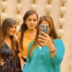 Archana Prajapati Instagram - With besties missing ❤️❤️✨🧿💞 party Ganag 😂😂😂🥳🥳😍❤️🧿✨✨ fully fired 🔥 watch till the end ❤️❤️✨🧿👯👯 @raokirti22 @manpreetkaur._ @kirti_yadav2210 ❤️❤️❤️🧿🧿🧿 #partymusic #letsgosomewhere #bestiegoals #love #😎🆕👉🔊