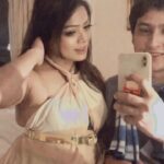 Archana Prajapati Instagram – Tp vid @directorshadab8 & #camera ❤️🧿🔥😎🥰 #trending #love #likes #cameratouring ❤️🎥