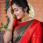 Archana Ravichandran Instagram - In the world full of trends, I choose classic tradition ❤️‍🔥 . . Pc : @redwood_photographyy Makeup @kalaiartistry Costume @jolikum.collections Hair @hairdoby_aishu Jewels @kalaibridaljewels