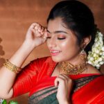 Archana Ravichandran Instagram - In the world full of trends, I choose classic tradition ❤️‍🔥 . . Pc : @redwood_photographyy Makeup @kalaiartistry Costume @jolikum.collections Hair @hairdoby_aishu Jewels @kalaibridaljewels