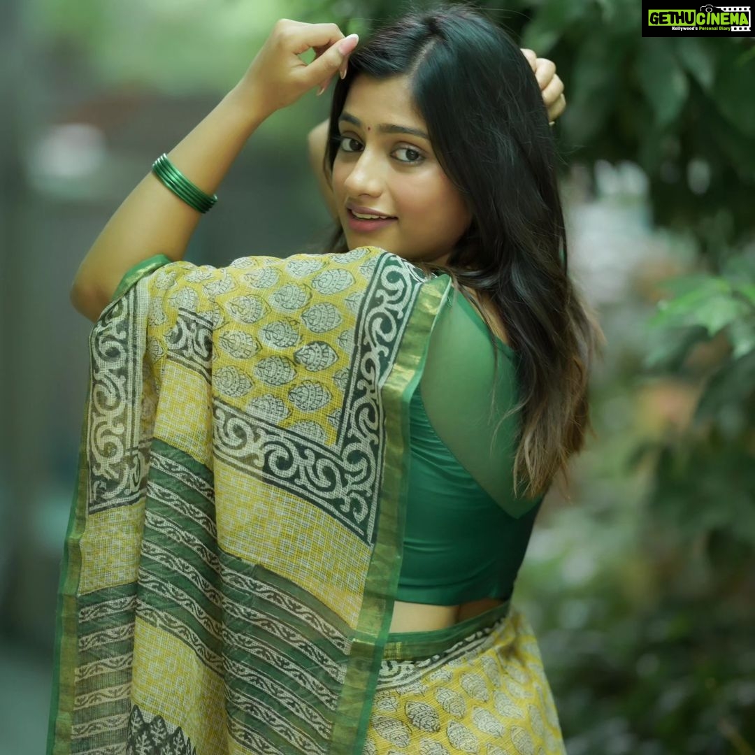 Archana Ravichandran Instagram - #ArchanaRavichandran looks gorgeous in green in these latest traditional clicks. 💚✨️