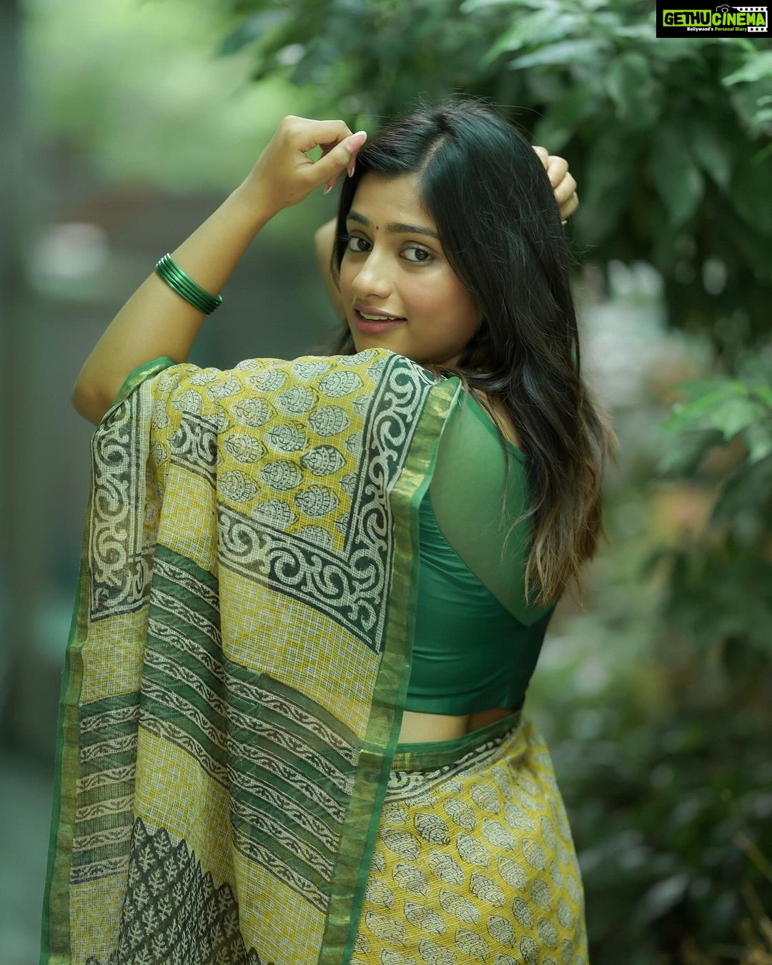 Archana Ravichandran Instagram - கடந்து போவது கற்றுத்தராமல் போகாது ✨ . . . PC : @camerasenthil Outfit : @kaarigai.sarees Mua : @rajalakshmi_bridalmakeup Shoot organised by @rrajeshananda