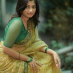 Archana Ravichandran Instagram - கடந்து போவது கற்றுத்தராமல் போகாது ✨ . . . PC : @camerasenthil Outfit : @kaarigai.sarees Mua : @rajalakshmi_bridalmakeup Shoot organised by @rrajeshananda