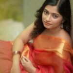 Archana Ravichandran Instagram - The red saree series dump 📷 . . . PC : @camerasenthil Outfit : @kaarigai.sarees Mua : @rajalakshmi_bridalmakeup Shoot organised by @rrajeshananda