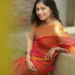 Archana Ravichandran Instagram - The red saree series dump 📷 . . . PC : @camerasenthil Outfit : @kaarigai.sarees Mua : @rajalakshmi_bridalmakeup Shoot organised by @rrajeshananda