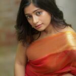 Archana Ravichandran Instagram - The red saree series dump 📷 . . . PC : @camerasenthil Outfit : @kaarigai.sarees Mua : @rajalakshmi_bridalmakeup Shoot organised by @rrajeshananda