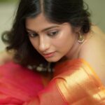 Archana Ravichandran Instagram - Saree dreams and red themes be like❤️‍🔥 . . PC : @camerasenthil Mua : @rajalakshmi_bridalmakeup Saree : @kaarigai.sarees Shoot organised by @rrajeshananda