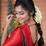 Archana Ravichandran Instagram - In the world full of trends, I choose classic tradition ❤️‍🔥 . . Pc : @redwood_photographyy Makeup @kalaiartistry Costume @jolikum.collections Hair @hairdoby_aishu Jewels @kalaibridaljewels