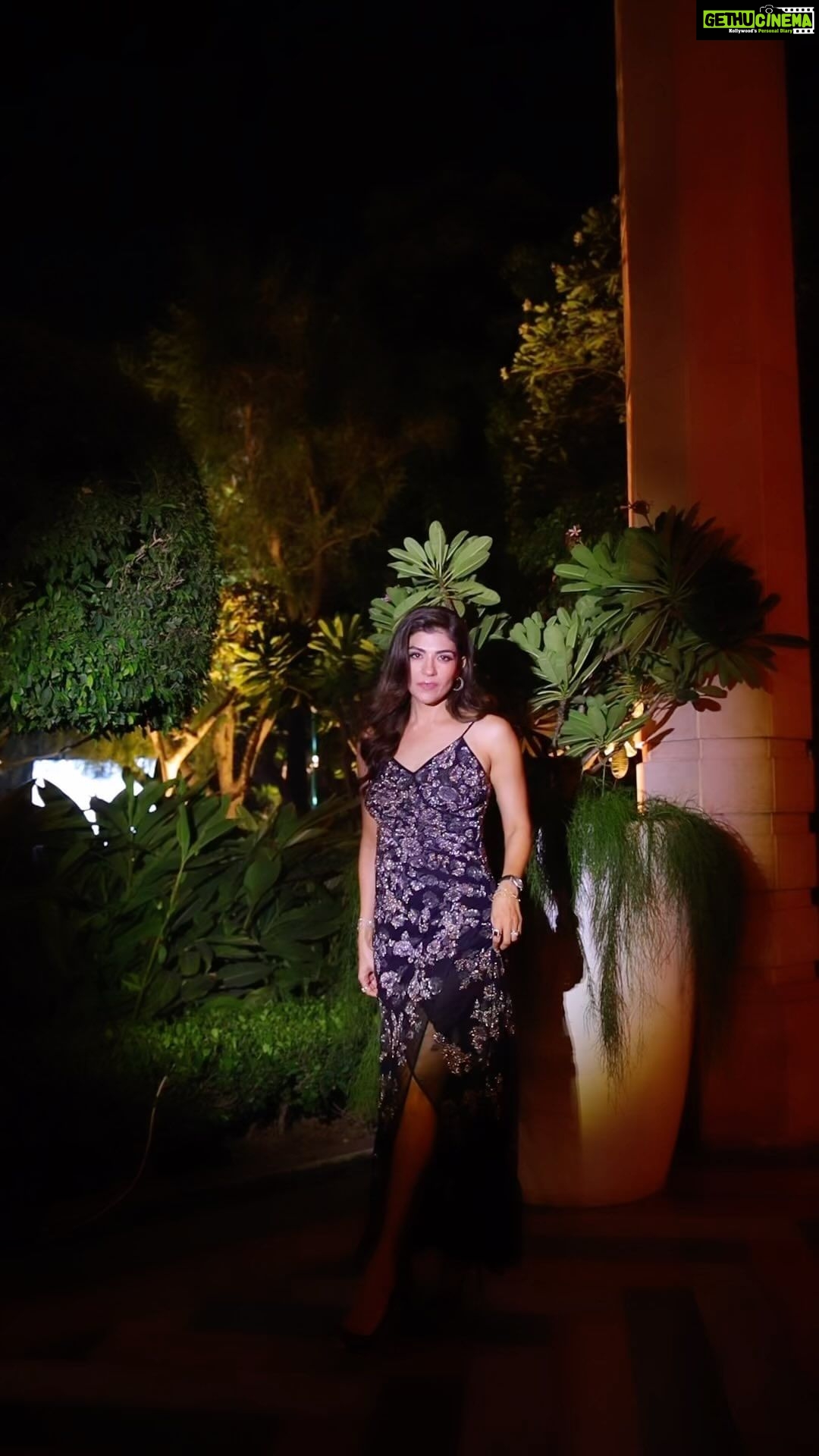 Archana Vijaya Instagram - Last night I hosted the @dia_logues Ball which was definitely LIT inside out ! ✨💥♥️ Makeup - @makeup.ariba Hair- @hairstylist_abdul Outfit - @namratajoshipura Shoes- @jimmychoo Jewellery- my own 😁 Videography - @lakshay.dargan