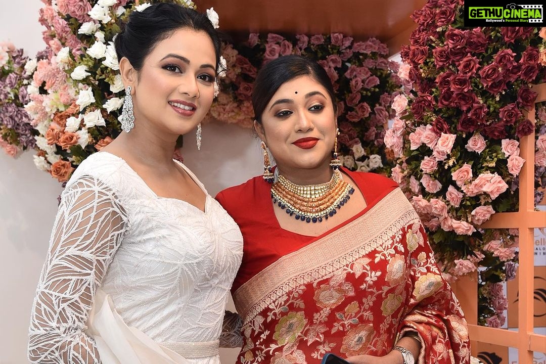 Archita Sahu Instagram - At the opening ceremony of @ecobelleza_rourkela with @mahimachaudhry1 and @smriti_sweta at Rourkela! Here is the destination for skin care , hair care and makeup ! Get ready for the upcoming festivals @ecobellezathesalon #salon #beauty #makeup #haircare #skincare #loveformakeup #ecobelleza #hairstyle