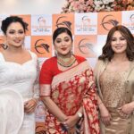 Archita Sahu Instagram - At the opening ceremony of @ecobelleza_rourkela with @mahimachaudhry1 and @smriti_sweta at Rourkela! Here is the destination for skin care , hair care and makeup ! Get ready for the upcoming festivals @ecobellezathesalon #salon #beauty #makeup #haircare #skincare #loveformakeup #ecobelleza #hairstyle