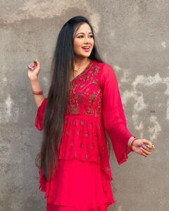 Archita Sahu Instagram - M that Red flag which can pop up as per your conduct😎
💃🏼👗 @fashion_era_boutique