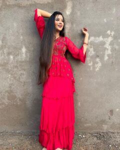 Archita Sahu Instagram - M that Red flag which can pop up as per your conduct😎
💃🏼👗 @fashion_era_boutique