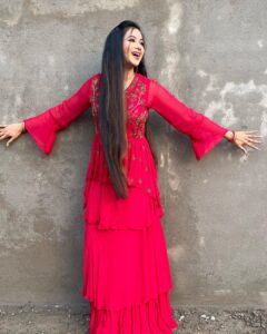 Archita Sahu Instagram - M that Red flag which can pop up as per your conduct😎
💃🏼👗 @fashion_era_boutique