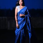 Archita Sahu Instagram - Casual evenings in saree 💙 Gorgeous saree by @iktaara_by_anindita 📸 @bikash.sahoo.5477 #magnumopusodishaweaves #iktaaraodiyavarnamalasaree #MyHandloomMyPride #vocalforlocal #wearhandloom #handloomsaree #archita #sabyarchita #odishaweaves #odishahandloom #sareestyling #fashionstyling #archita #sareefashion #sareelove #sareeinfluencer #odishaloom #pattasaree #sareeindia