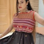 Archita Sahu Instagram - In Senorita mood today 😂 #handloomlover #handloomlove #handloomfusion #odishahandloom in #mystyle #handloomsilk