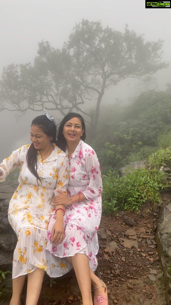 Archita Sahu - 93.4K Likes - बारिश में भीगने का मजा बहना के साथ कुछ और ही है❤️❤️❤️

#sistersgoals #sisters #sisterslove #sisterday #archita #architaholics #arpita #lonavla #holiday