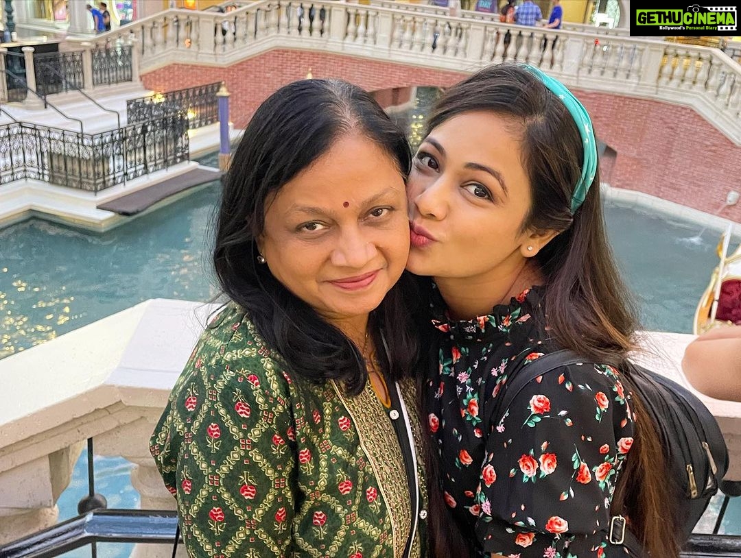 Archita Sahu Instagram - That’s Venice at Lasvegas !!! #travelstories #lasvegas #usa #venice #throwback #travelling #instatravel #venicebeach #venicecarnival #motheranddaughter #travelphotography #traveltime #vegasbaby #lasvegasstrip #lasvegasparty Las Vegas, Nevada