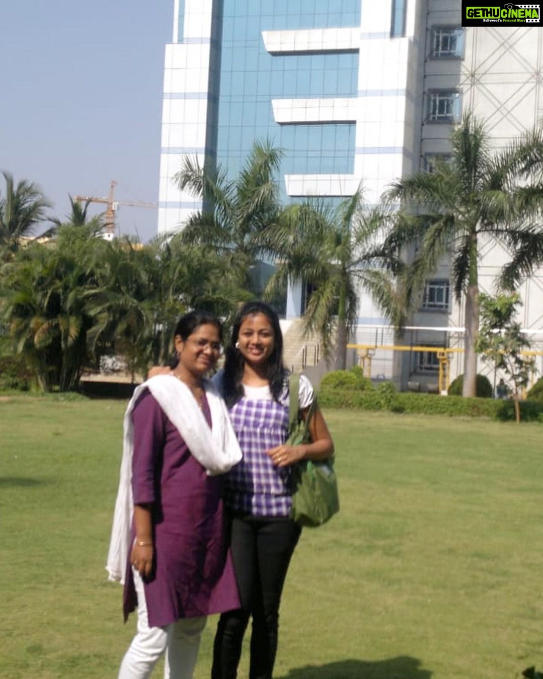 Archita Sahu Instagram - You are that friend who taught me what real friendship is ! We both have shared emotions without even sharing them in words.Those ‘remember when’ moments with you either brings tears or sheer joy. You may live miles apart but you will always be in my heart. Btw last pic shows the ‘’bechaare”” singles of our college 😬😂😜@ananyadas22 I love you ❤️ #happyfriendshipday #friendsforever #friendsforlife #friendshipgoals #friendsforever❤️ #odisha #philladelphia #friendship #longdistancefriendship
