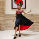 Archita Sahu Instagram - What a vibe !!!! 👗 @sabyasachi_satpathy @keembdanti #ootd #outfit #weekendvibes #archita #loveforhandloom #handloom #sabyasachisatpathy #keembadanti #handloomlove #handloom #odishahandloom #odisha